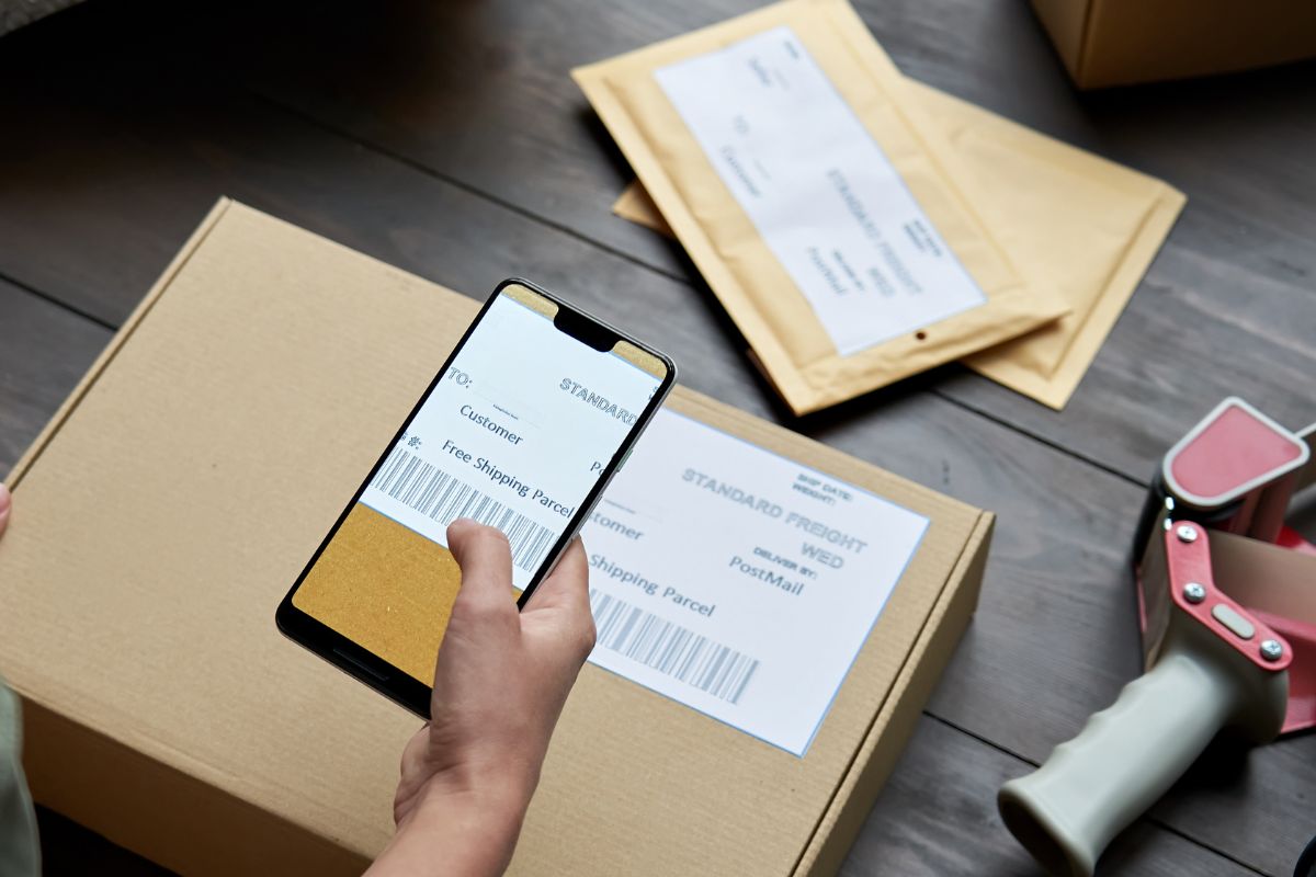 Une personne en dropshipping.