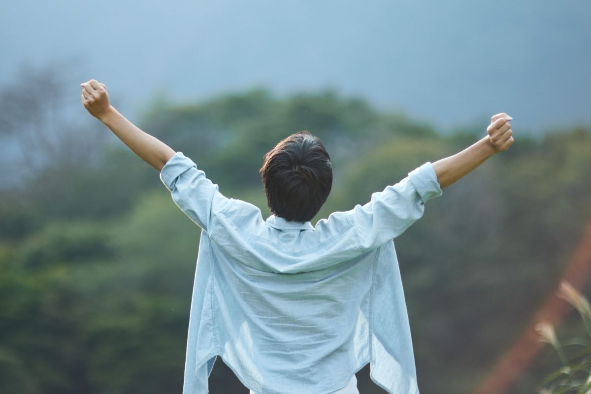 A picture of someone celebrating.