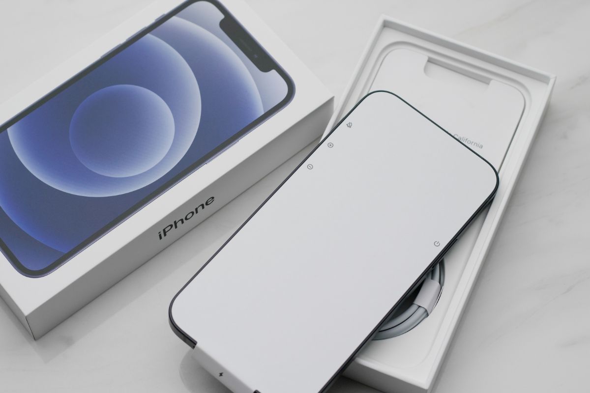 A picture of an iPhone.