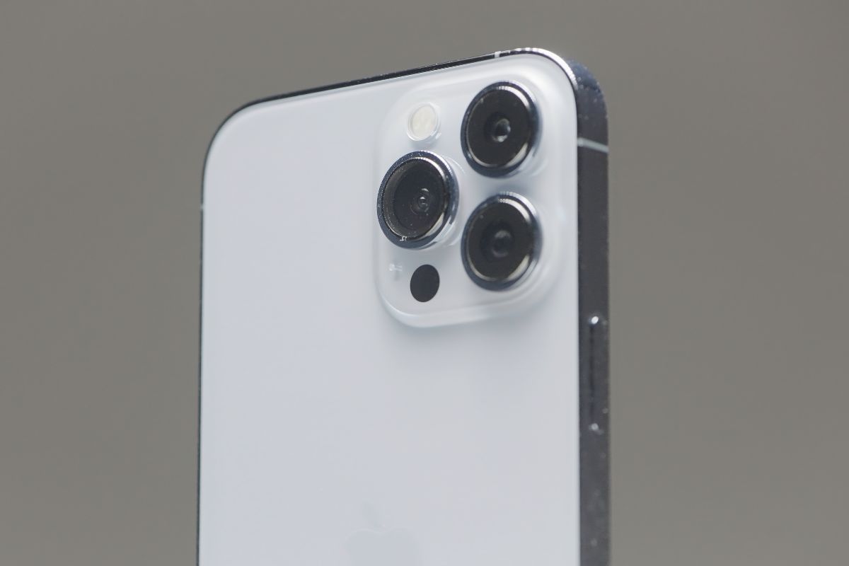 A picture of an iPhone.