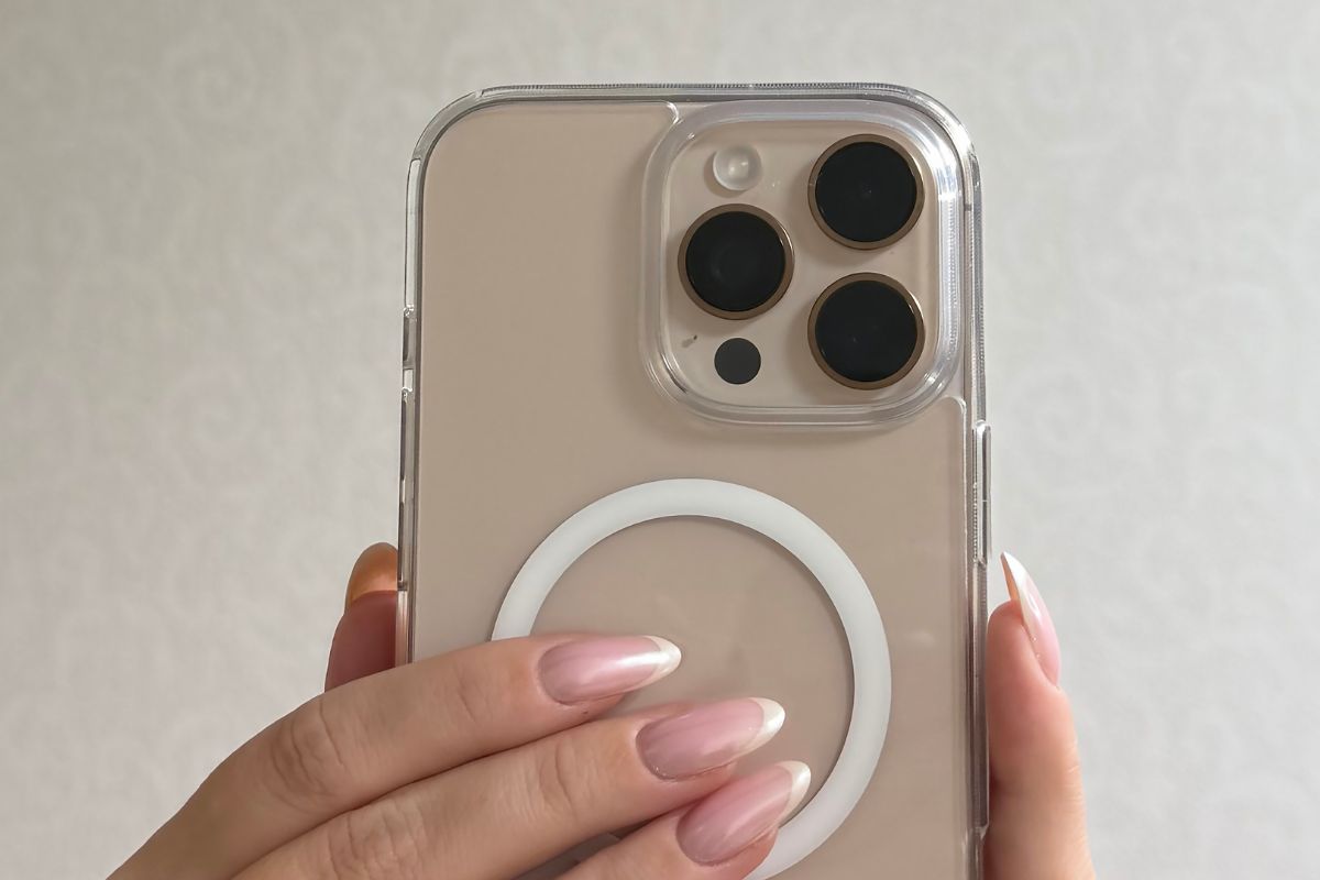 A picture of an iPhone.