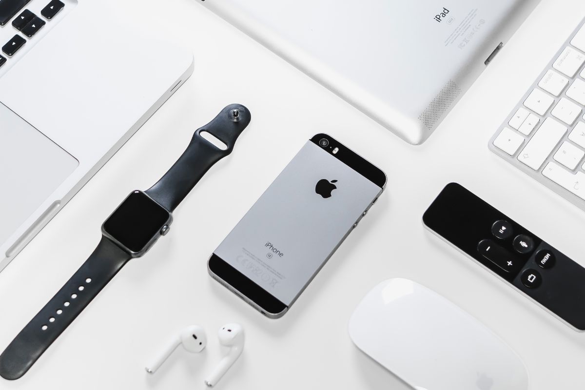 A picture of an Apple ecosystem.