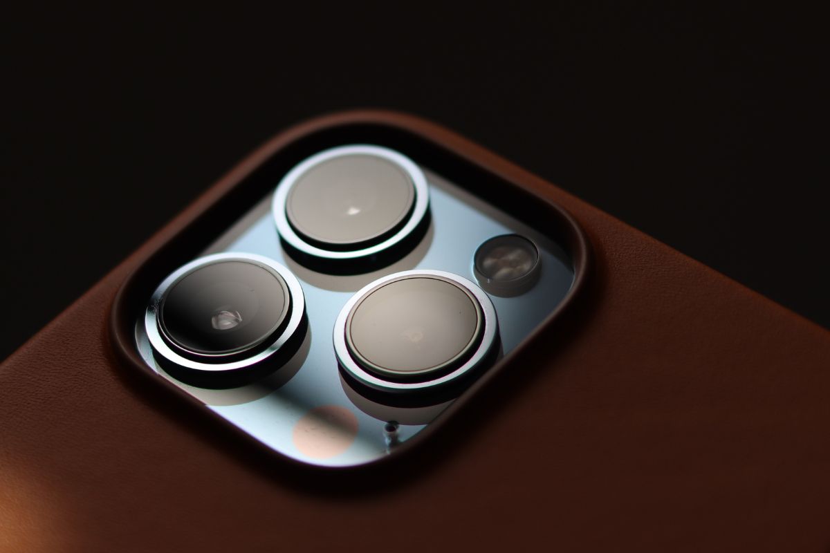 A picture of an iPhone camera.