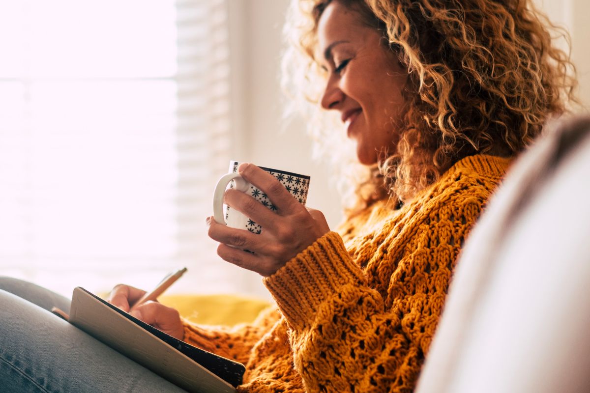 A picture of someone writing.