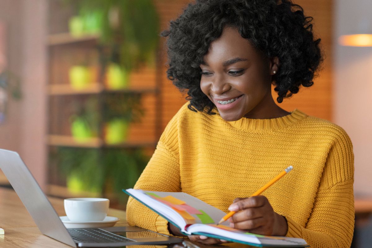 A picture of someone writing.