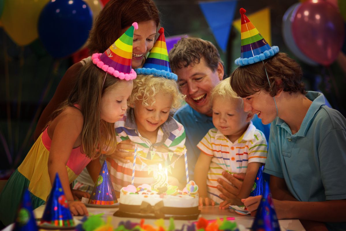 A picture of a simple birthday party.