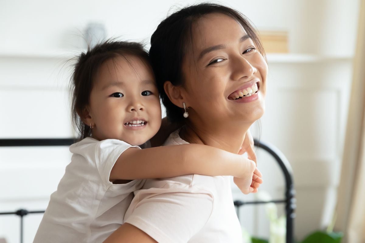 A picture of a mom and her child.