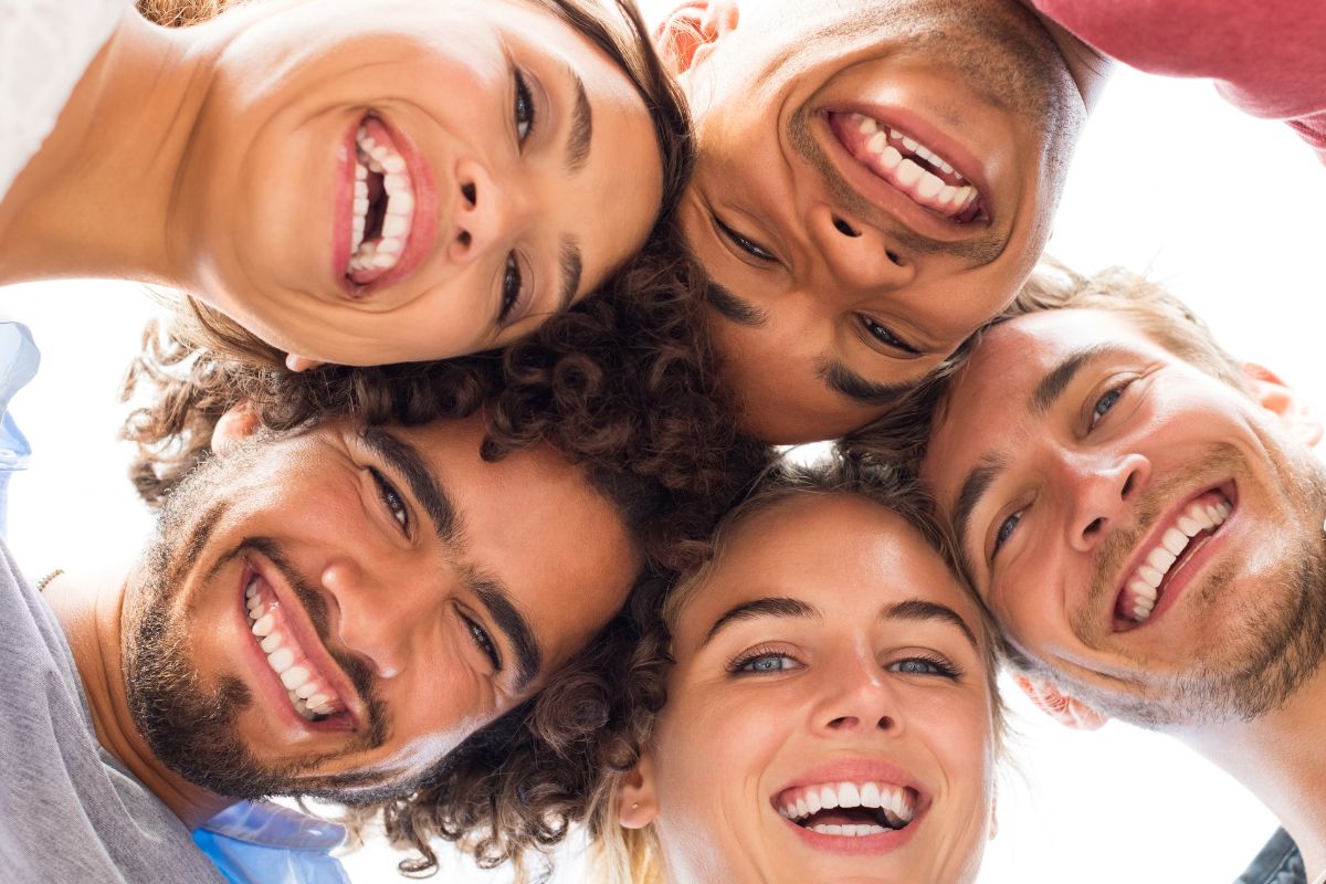 A picture of smiling friends.