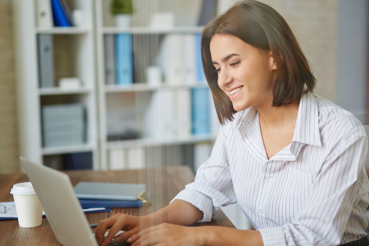 Une image de quelqu'un souriant.