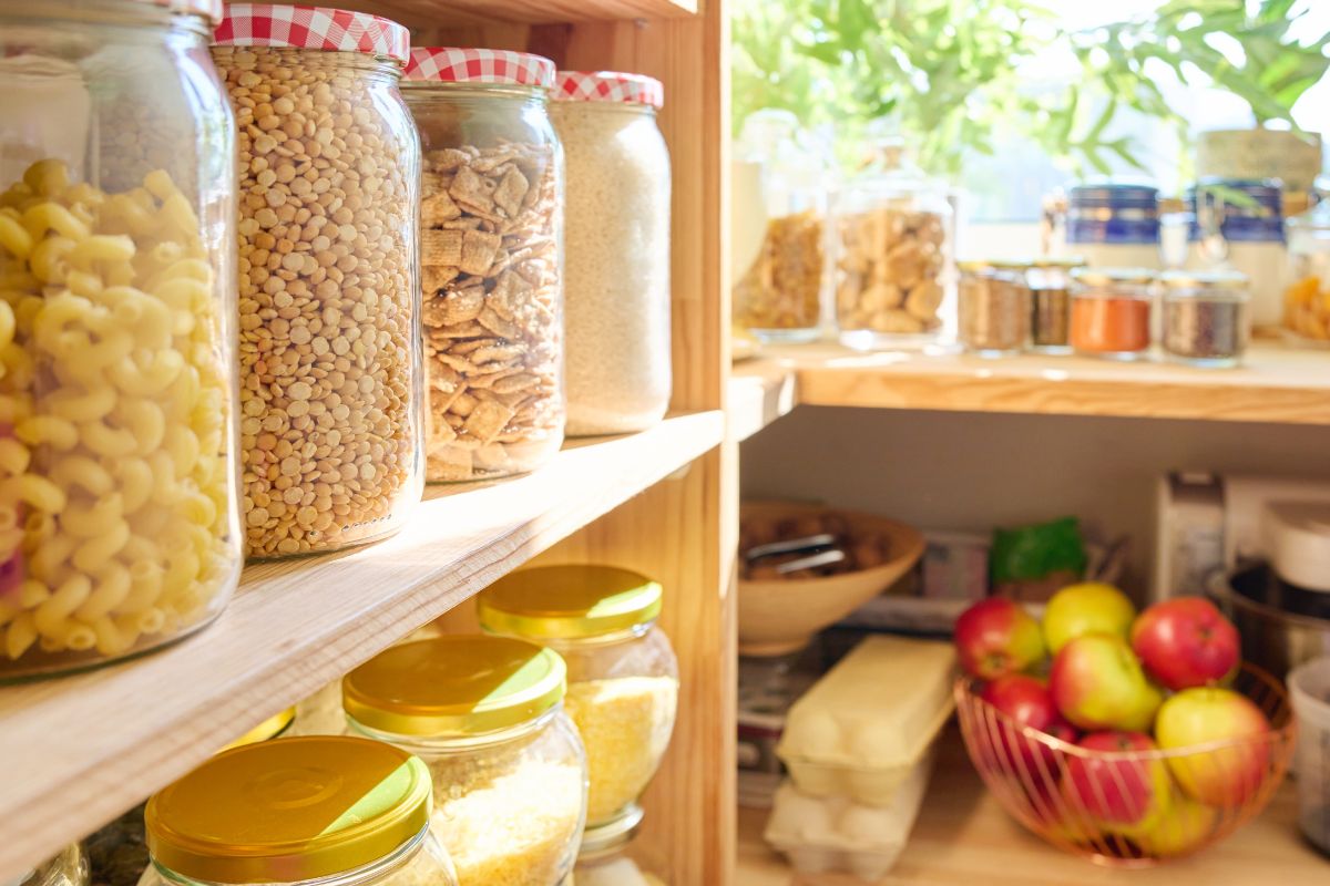 A picture of a pantry.