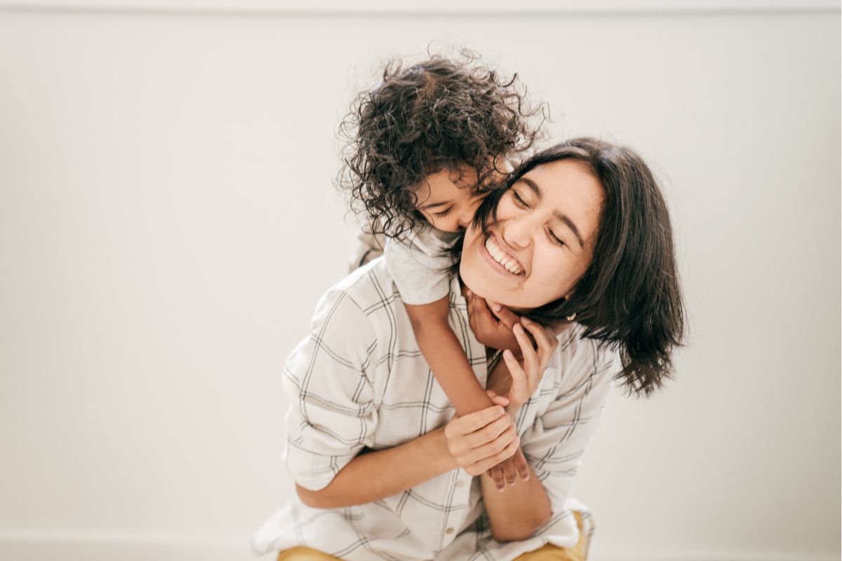 A picture of a mother and her daughter.
