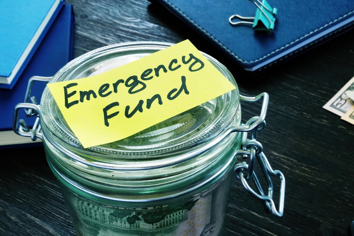 A picture of a jar of an emergency fund.