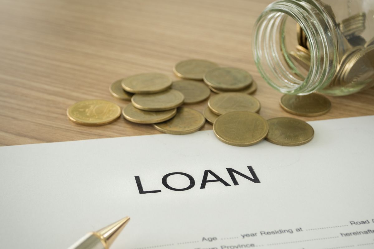 A picture shows a loan document.