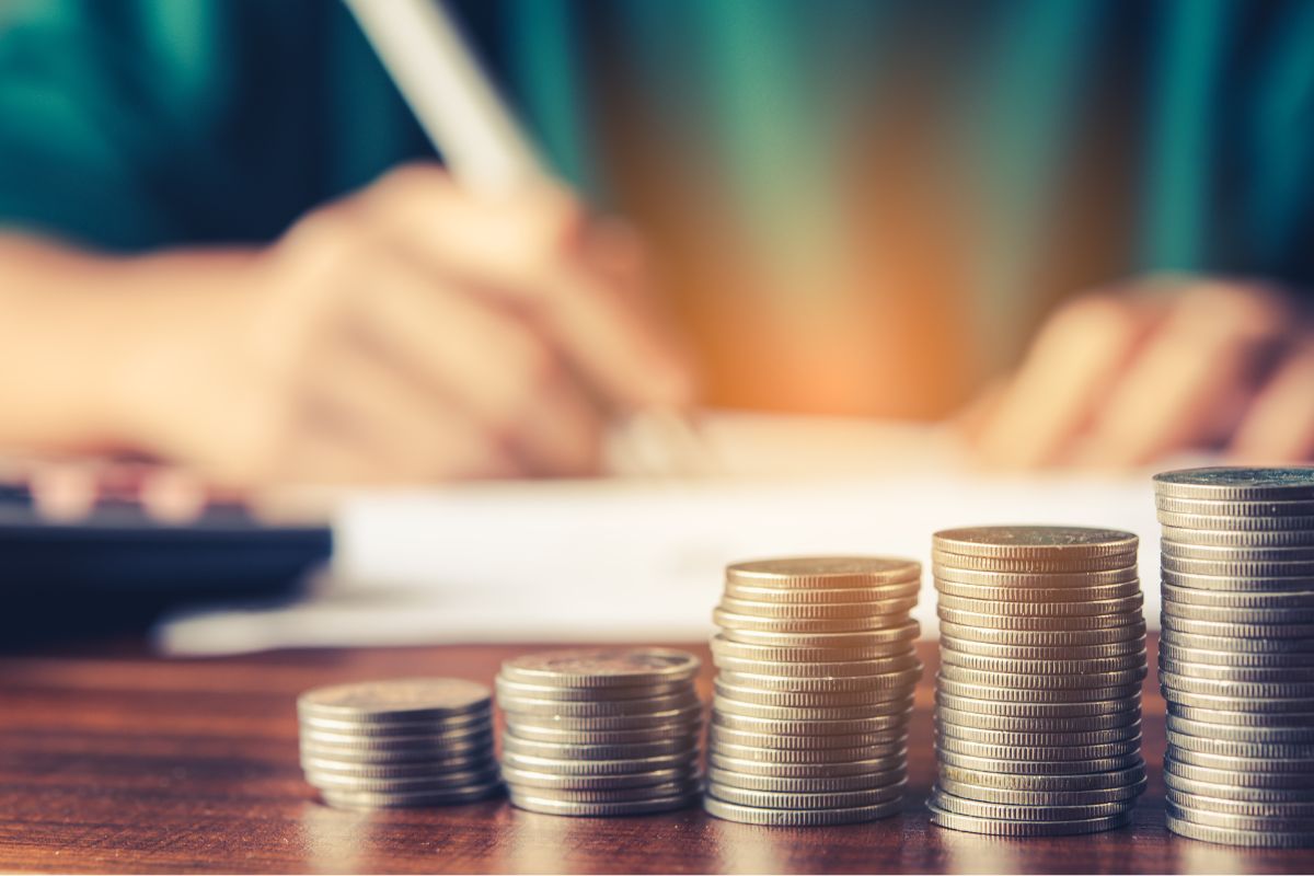 A picture of a woman budgeting.