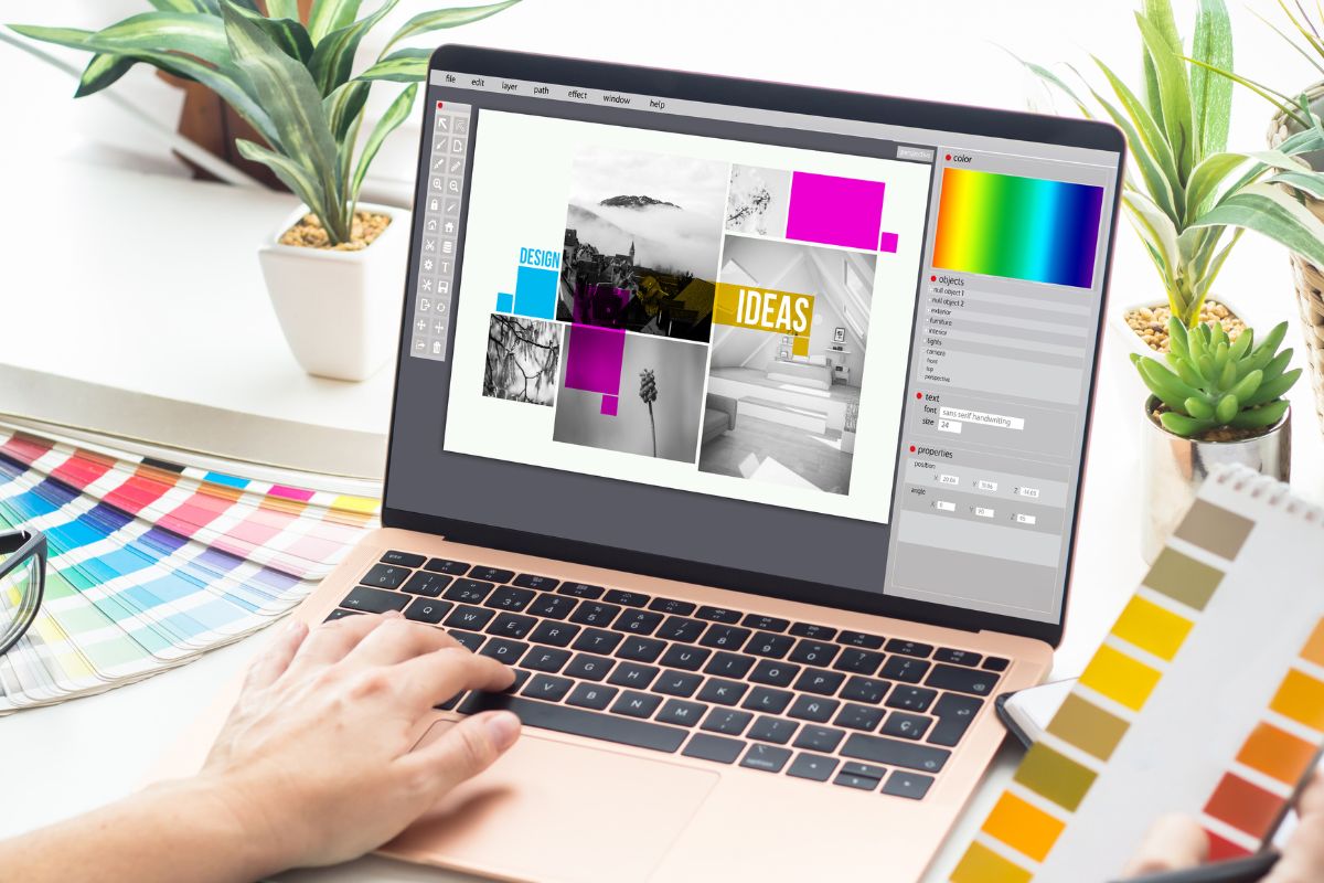 Une femme utilisant un ordinateur portable.