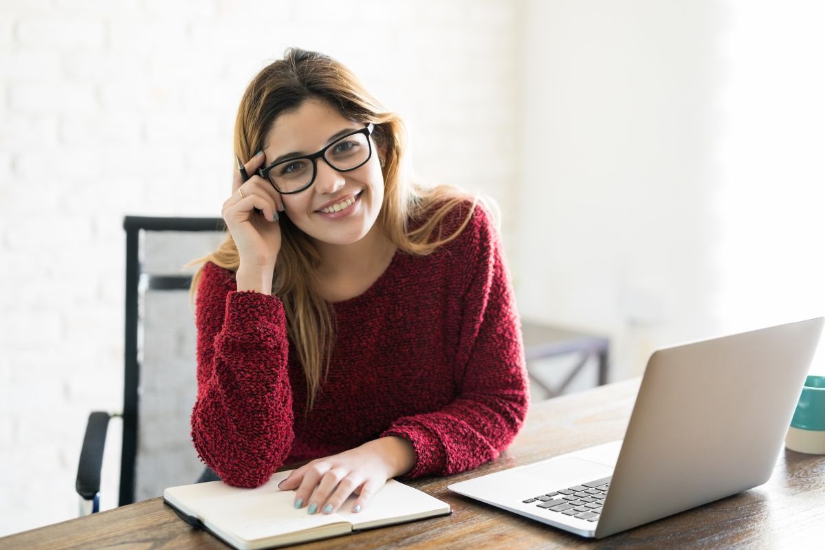 An image of a writer.