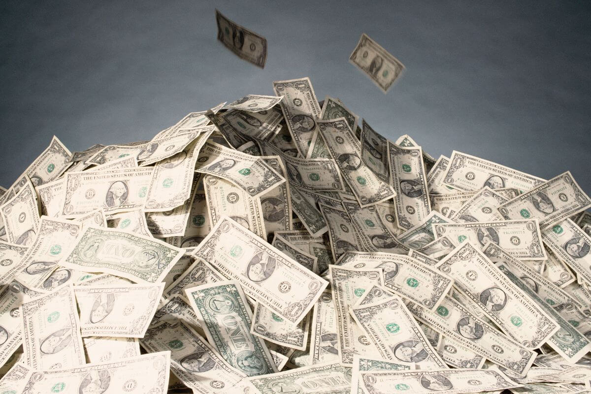 A picture shows a pile of money.