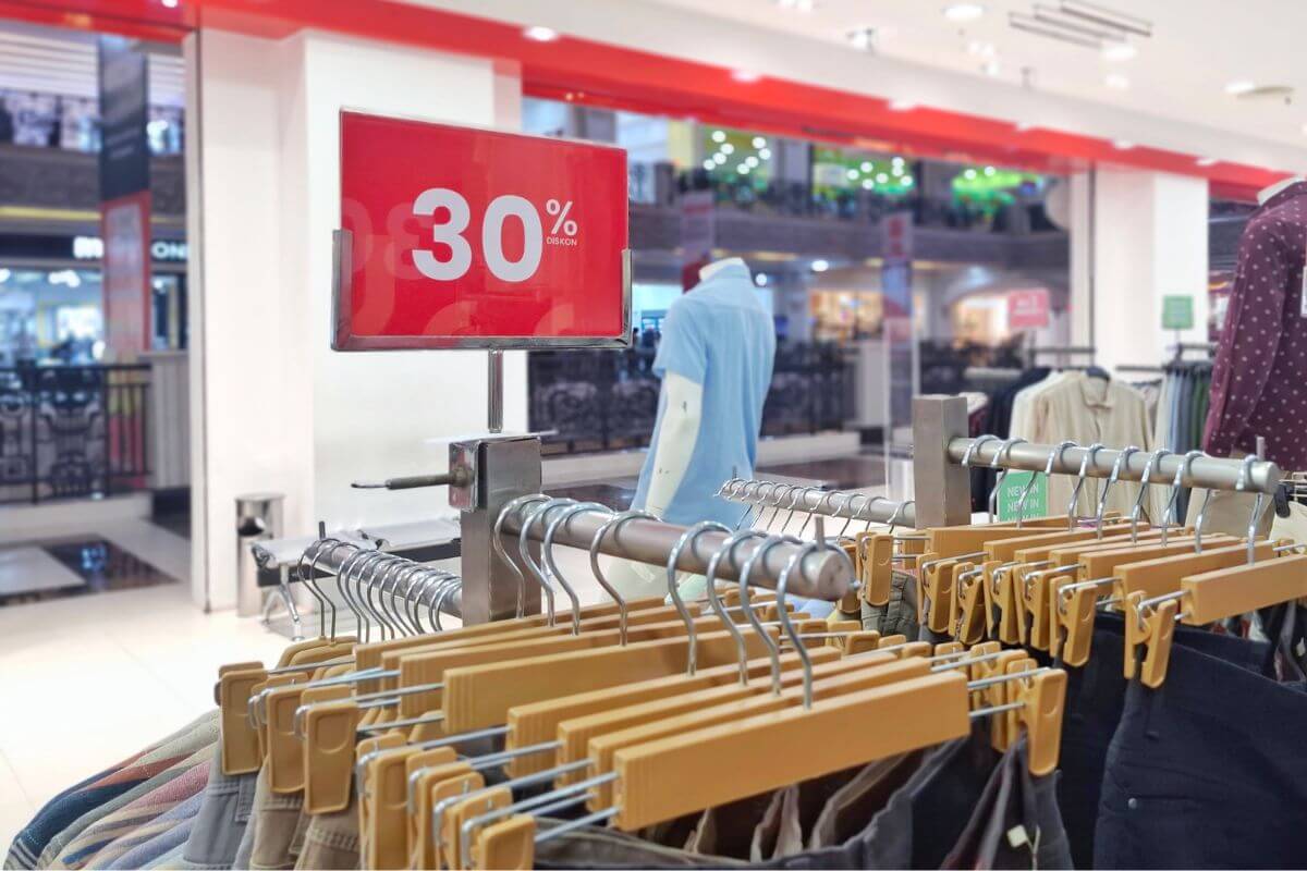 A picture of discounted clothes.