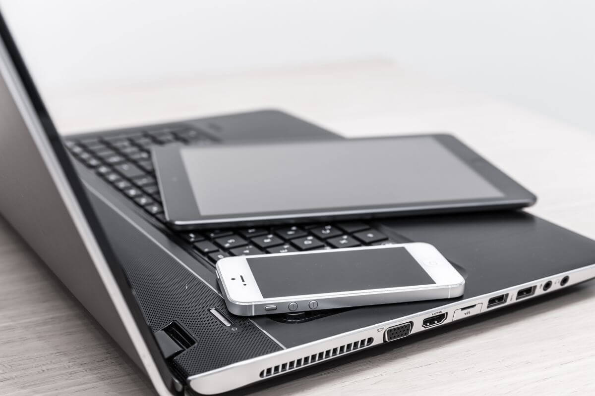 A picture shows electronic devices.