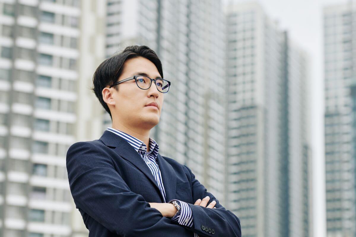 A picture of an investor.