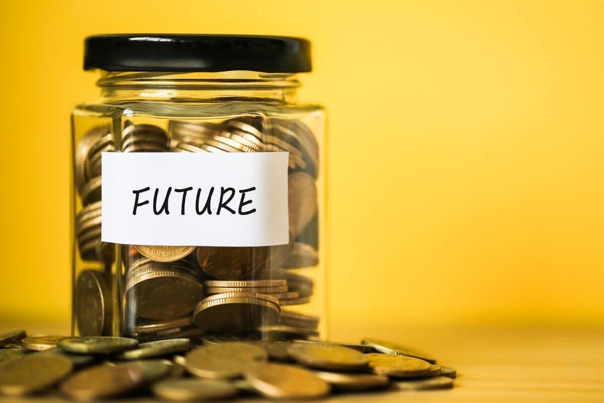 A picture of a full saving jar. 