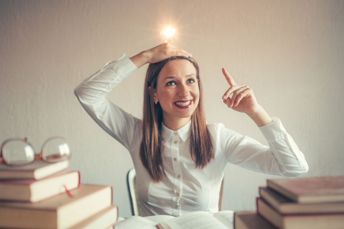 A picture of a genius woman. 