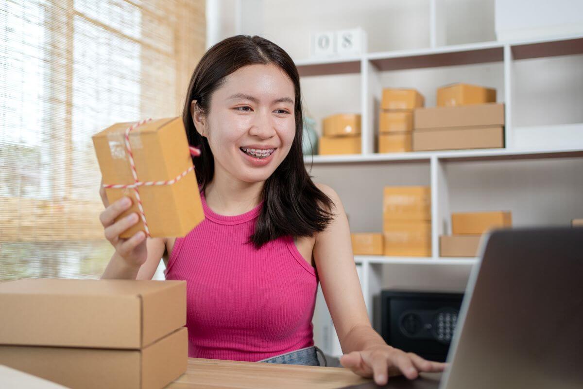 A picture of a dropshipper. 