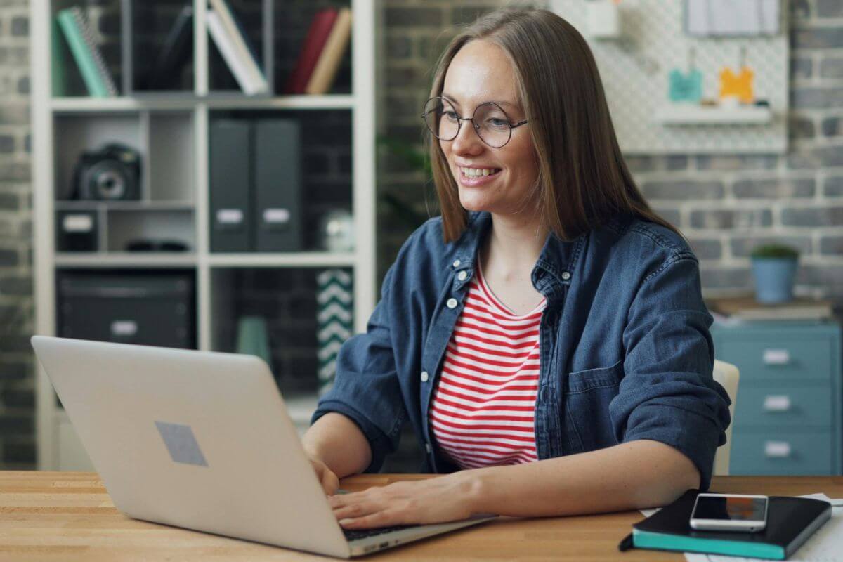 A picture of someone smiling. 