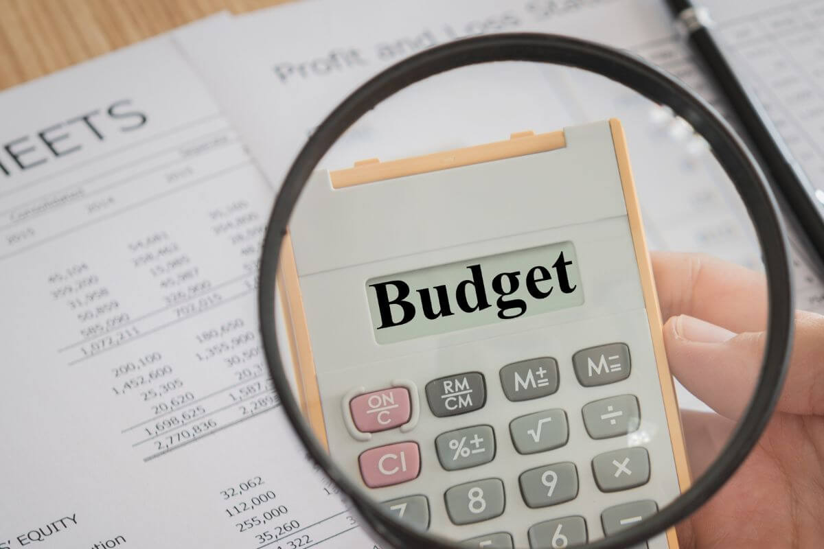 A picture of someone budgeting. 