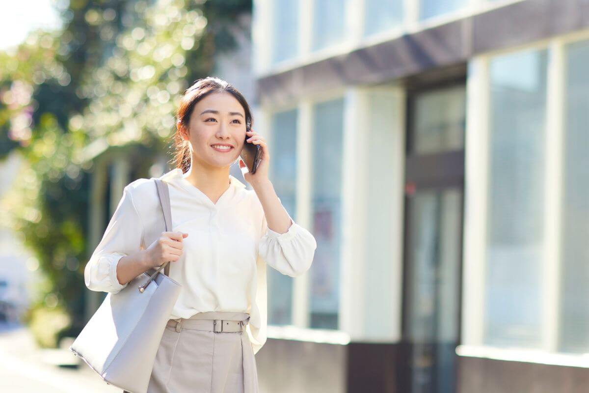 A picture of someone walking. 