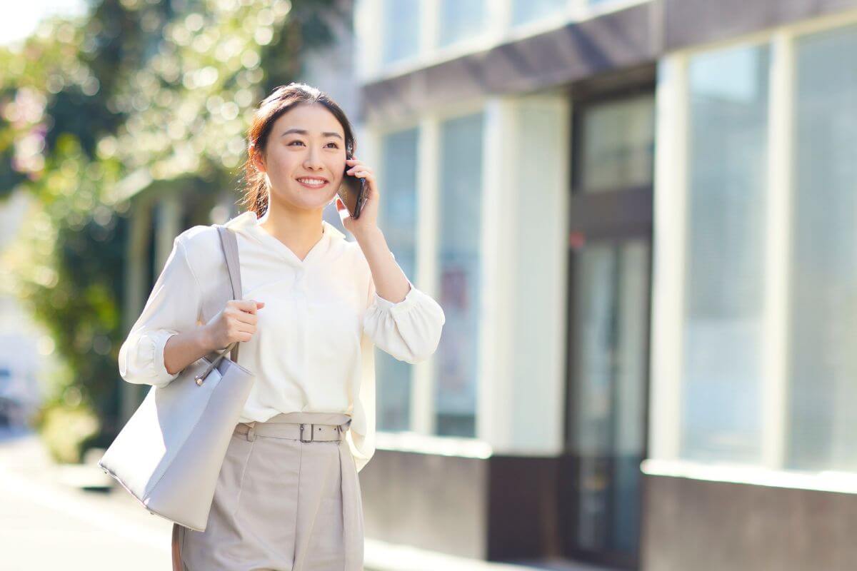 A picture of someone calling.