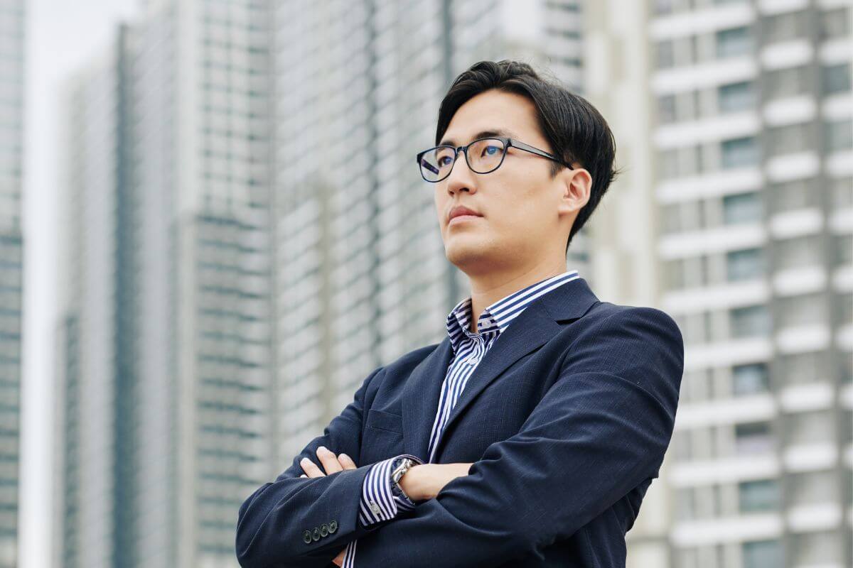 A picture of a smart investor.