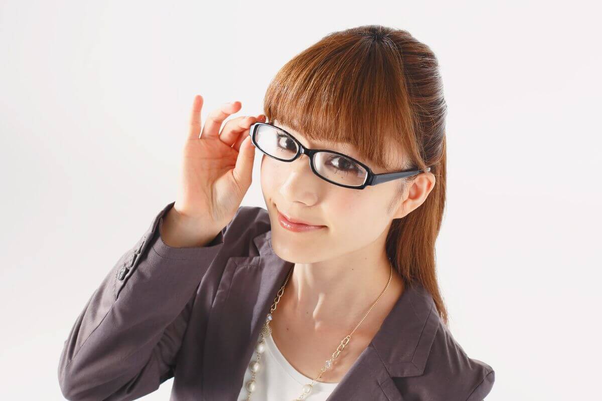 A picture of a smart woman.