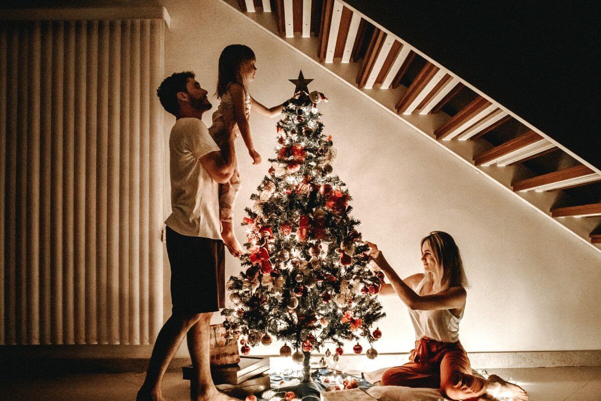 A picture of a family preparing for Christmas.