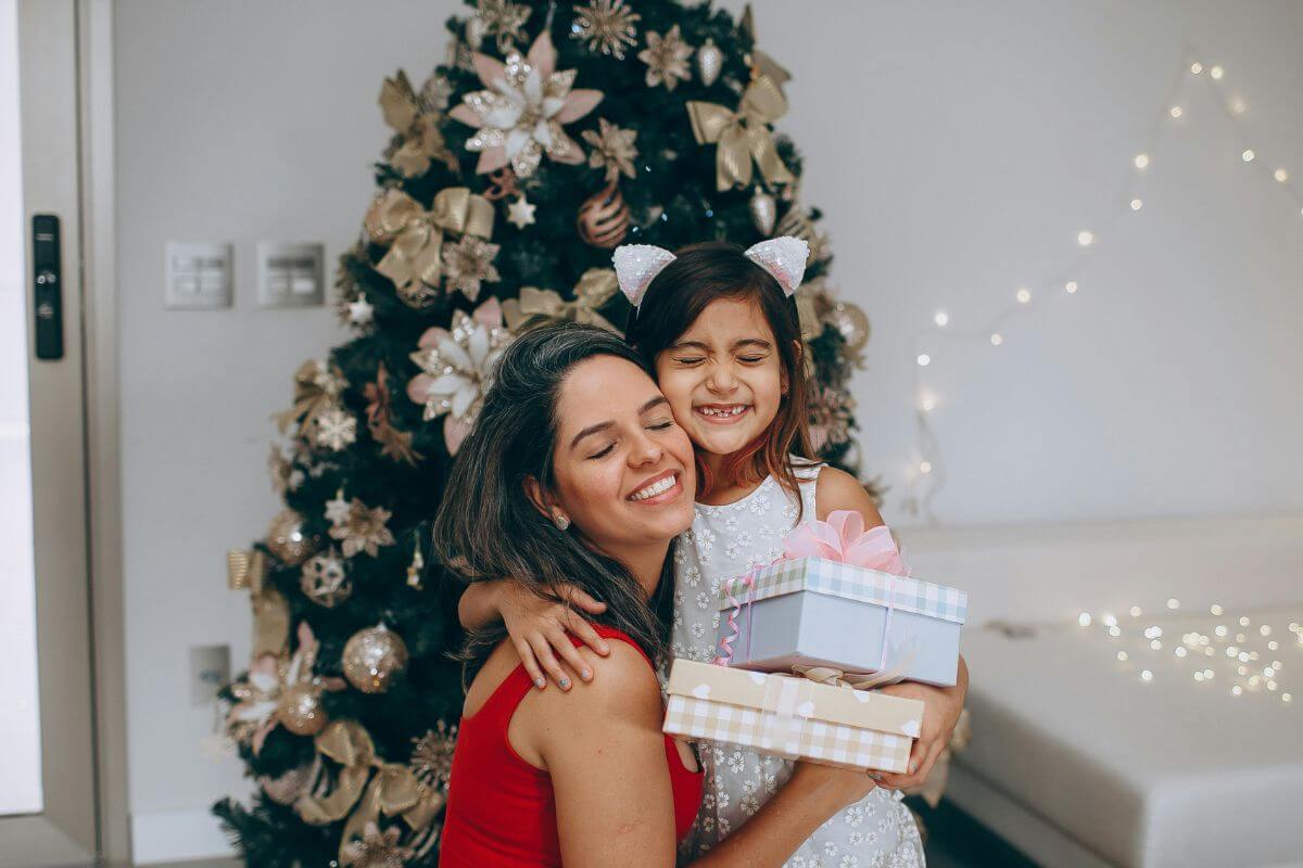 A picture of a happy mom and child.