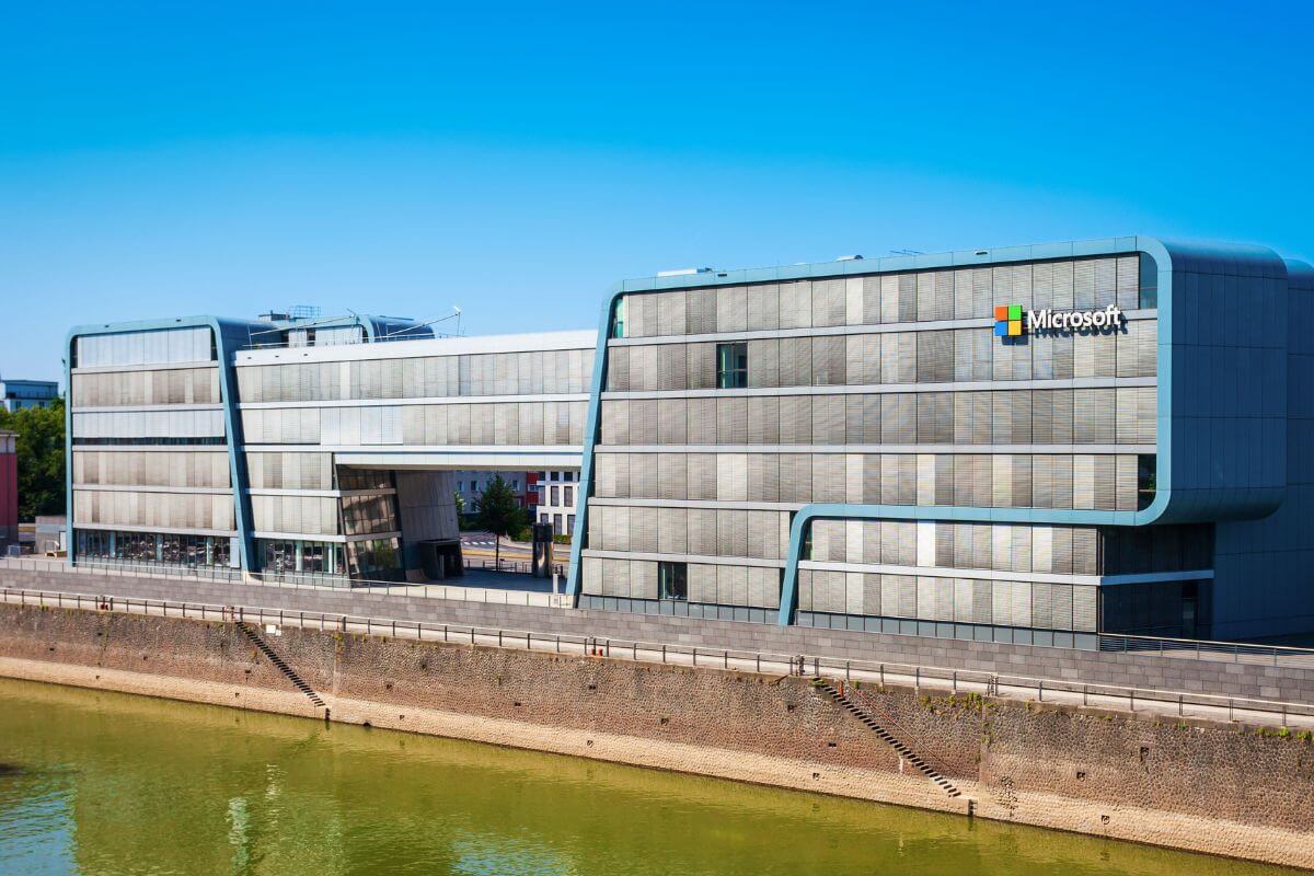 A picture of a Microsoft office.