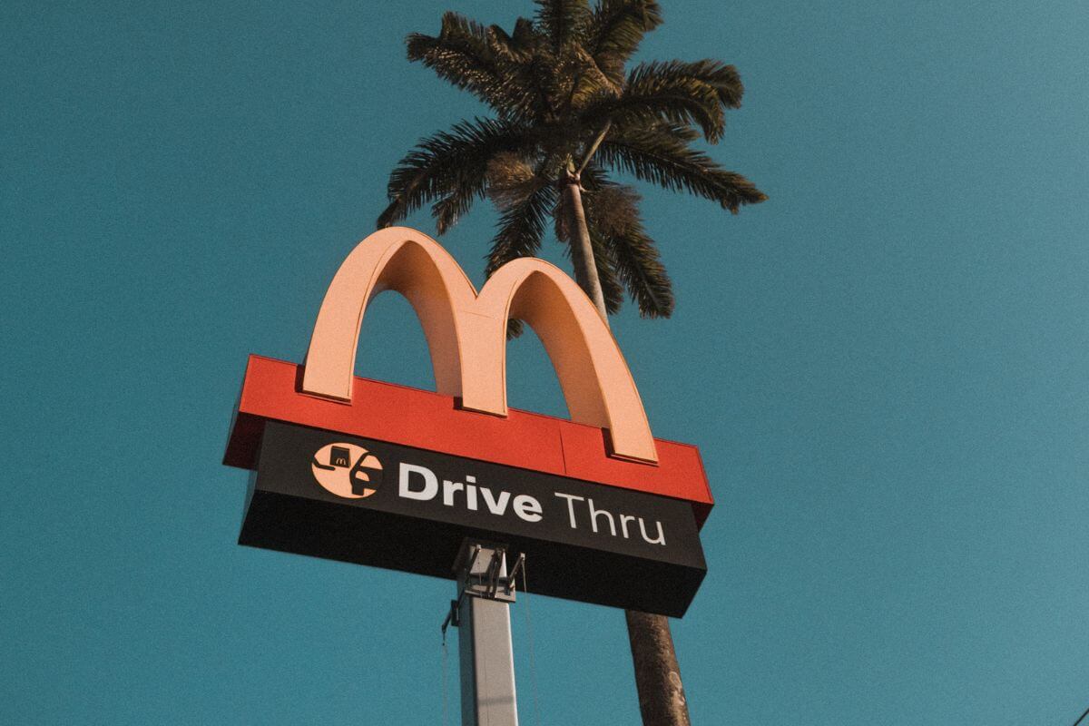 A picture of the McDonald's logo.