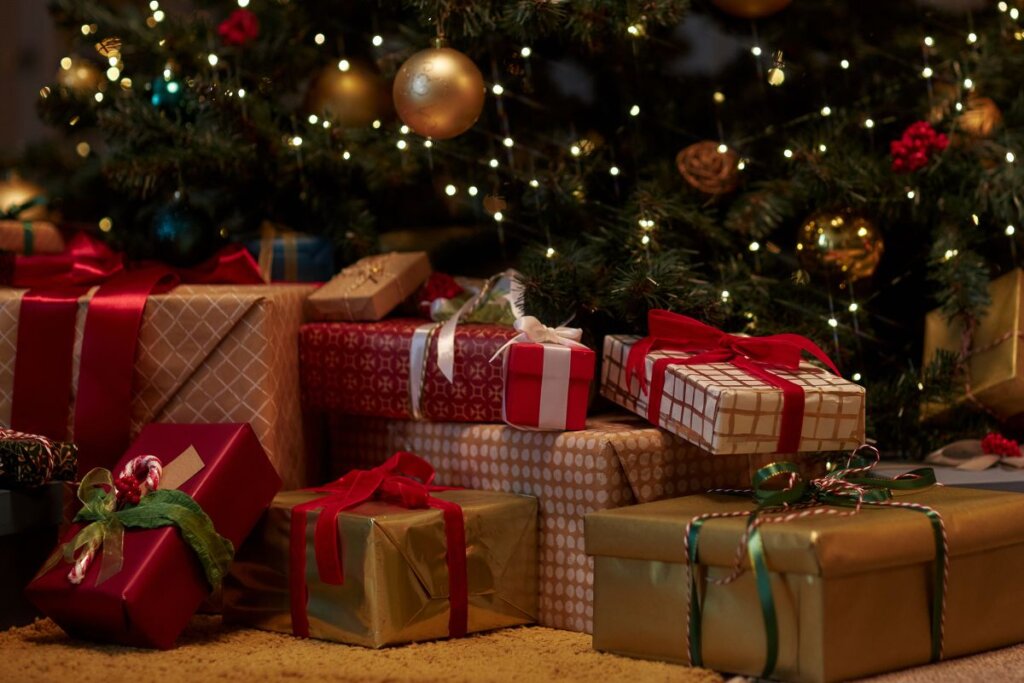 Featured image for MSN - How Much to Spend on Christmas Gifts.