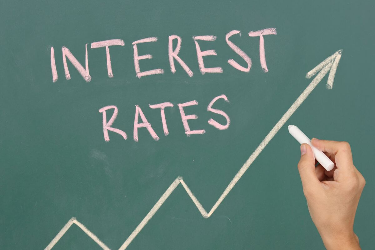 A picture shows high interest rates.