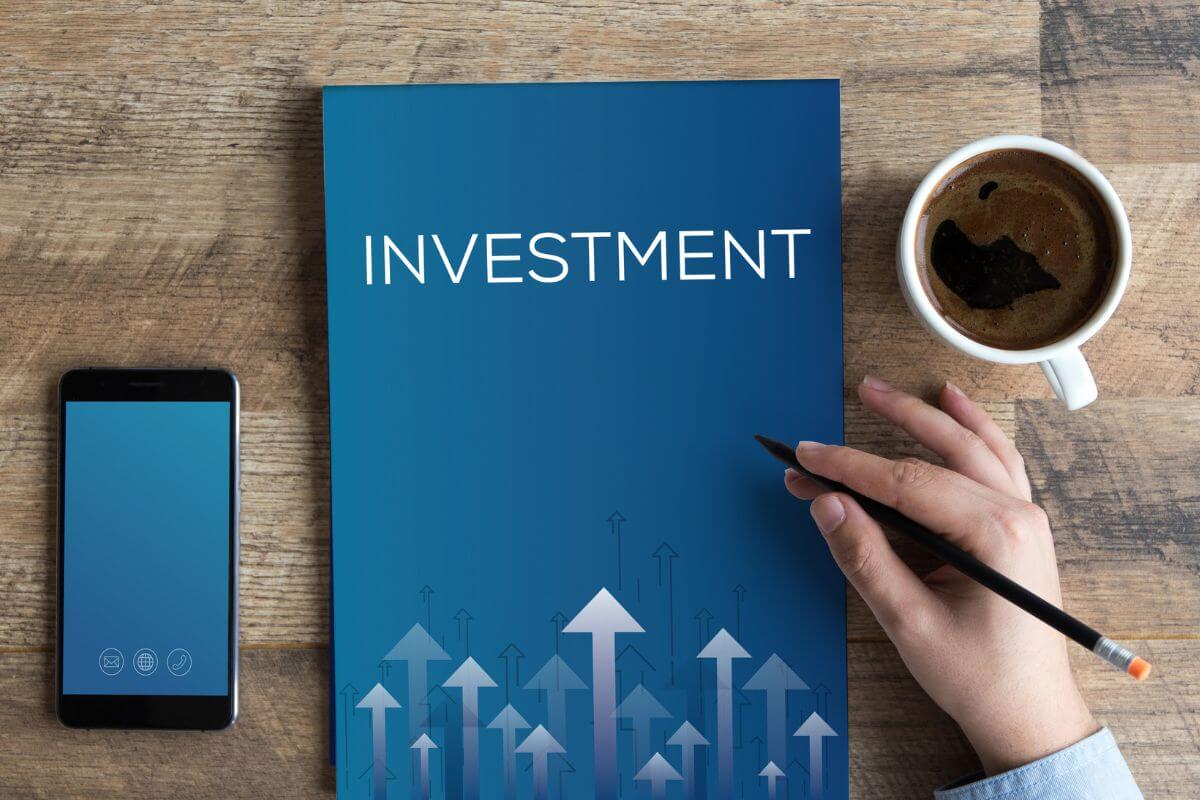 A picture shows an investment book.