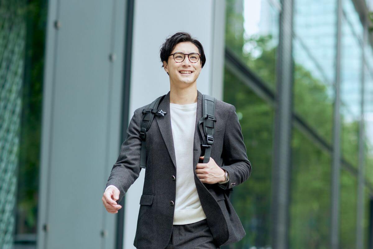 A photo of someone walking. 