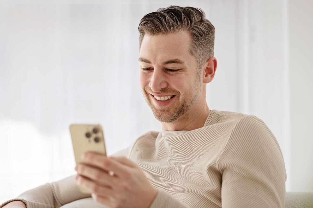 A picture of a man smiling.