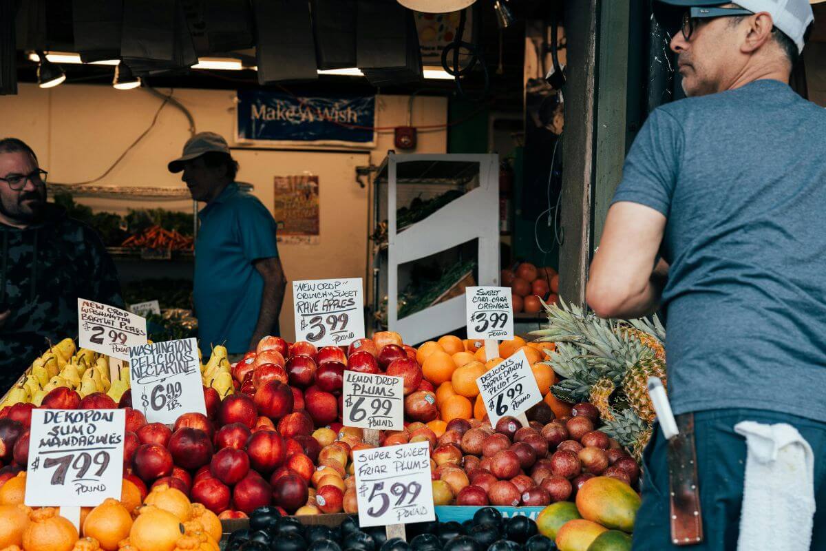 A picture of a farmer's market stall.