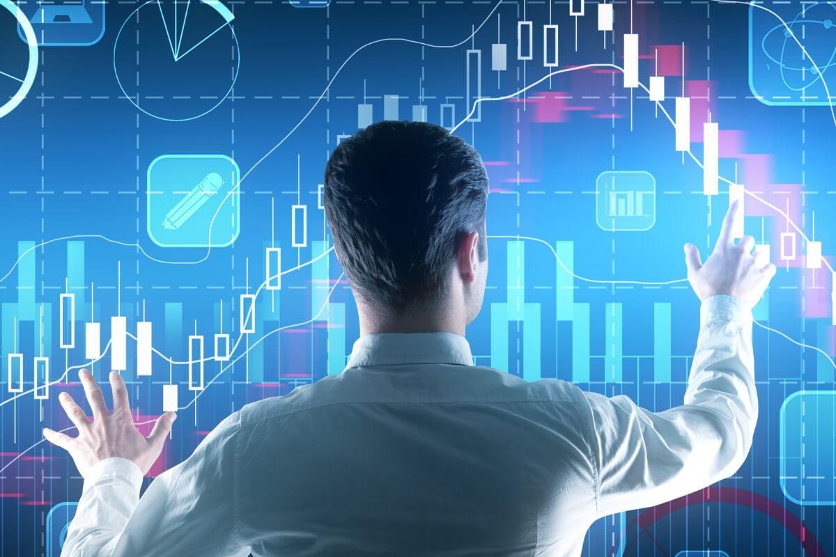 A picture of someone investing.