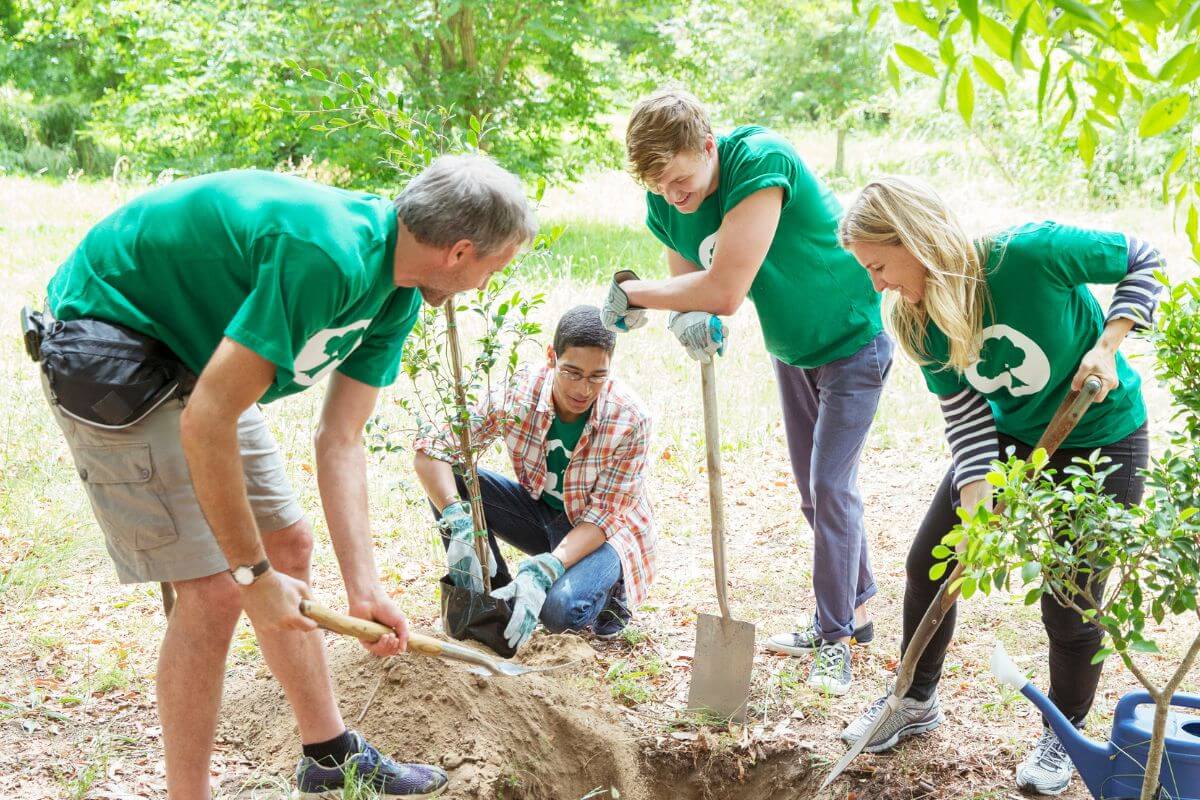 A picture of a family volunteering.