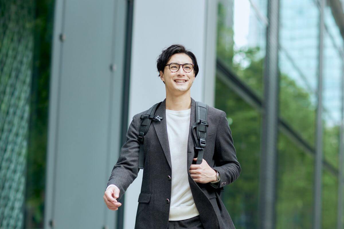 A picture of a man walking.