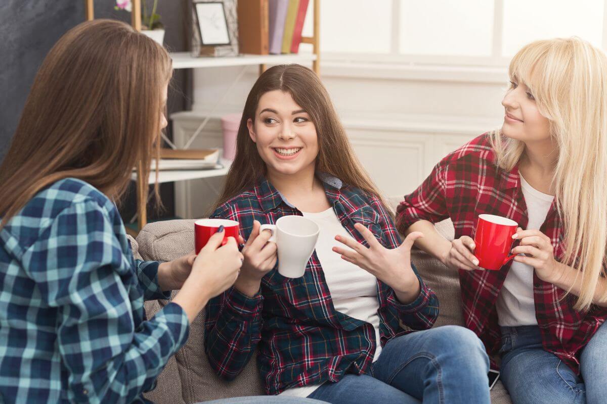 A picture of friends drinking coffee.
