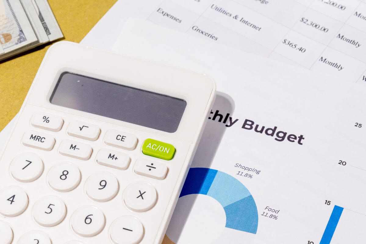 A picture of a monthly budget plan.