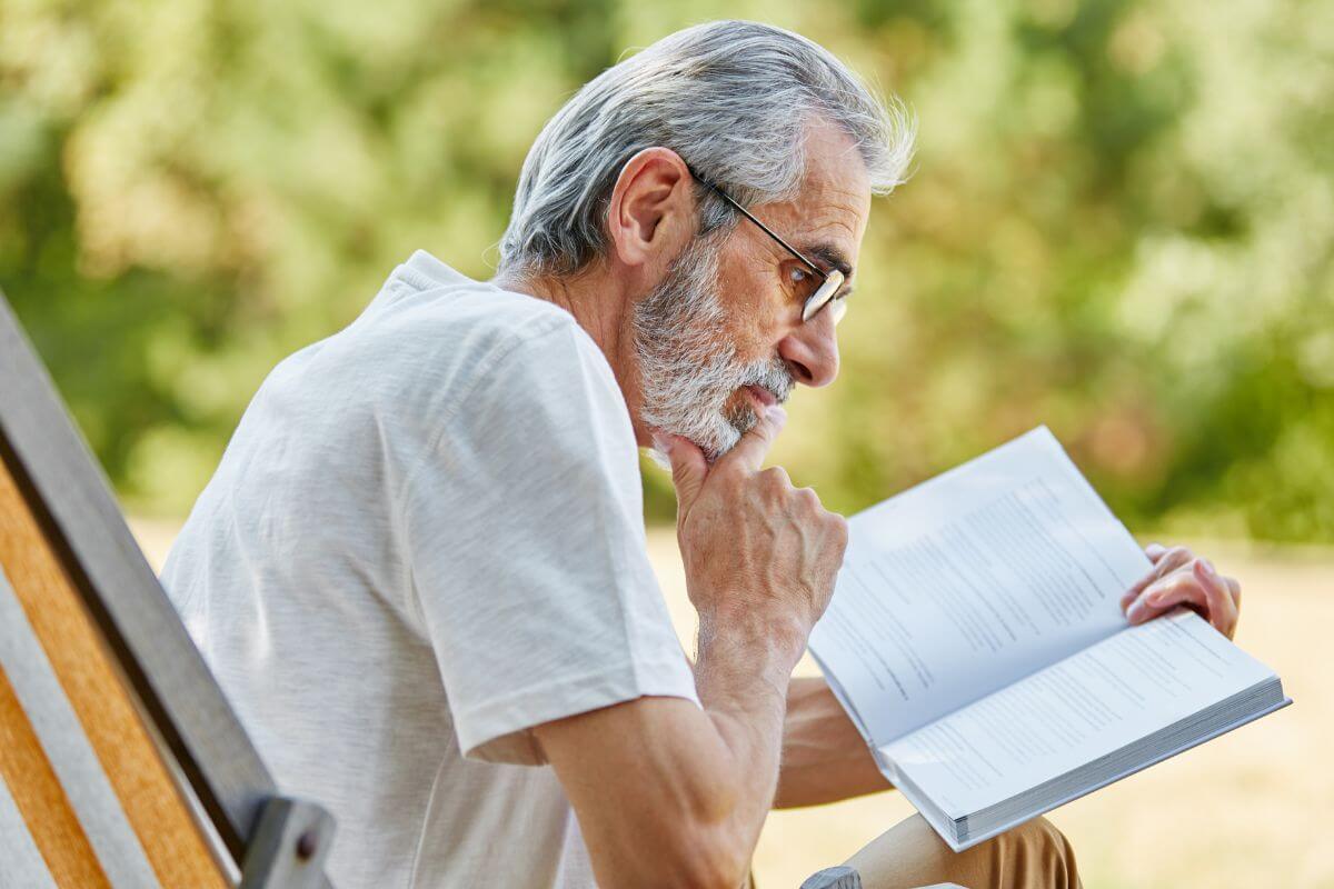 A picture of an elderly man smiling.