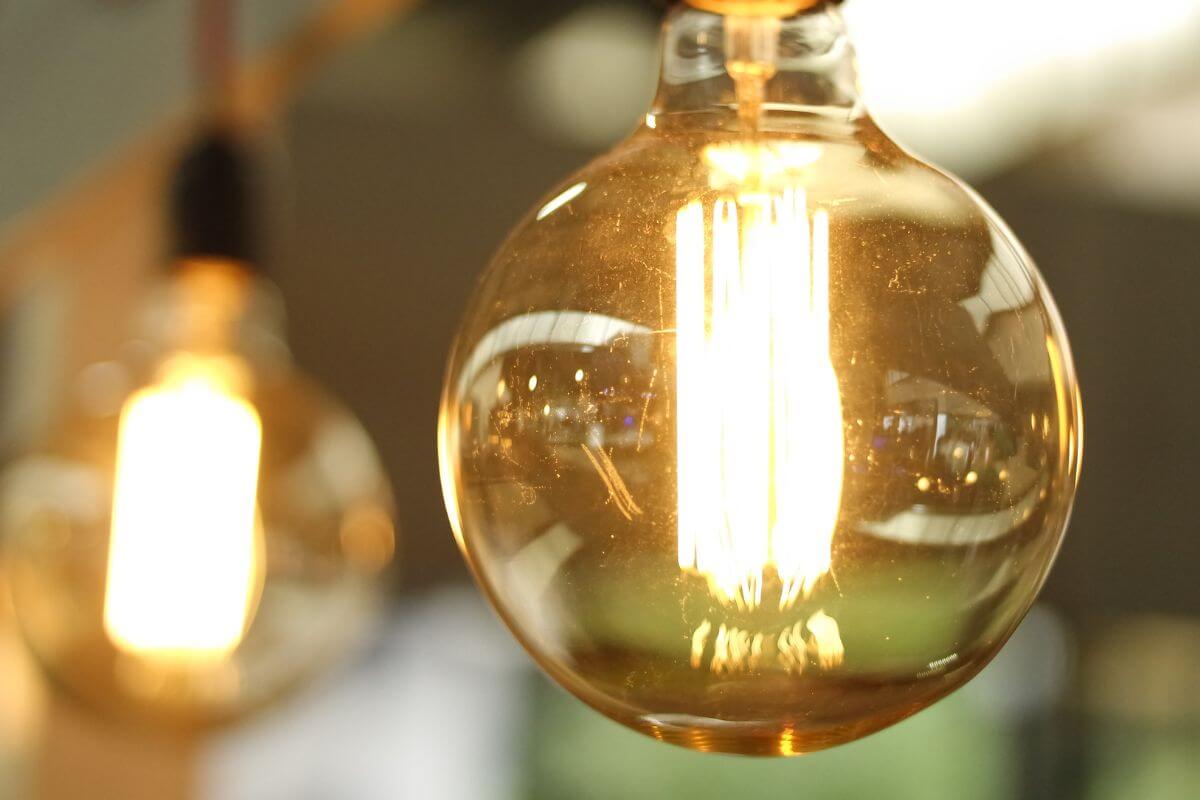 A picture of an open lightbulb.